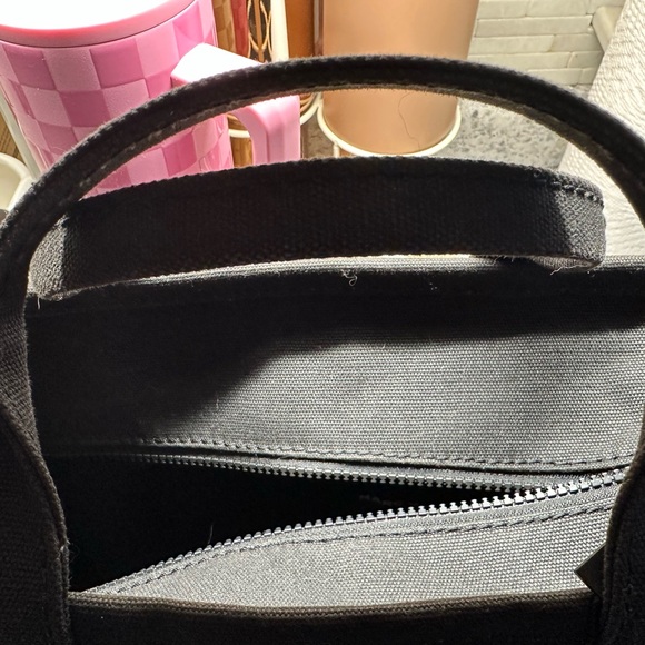 Marc Jacobs Black Canvas Medium Tote Bag w/ Marc Jacobs logo strap - Picture 4 of 6